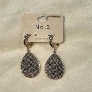 Leather earrings
